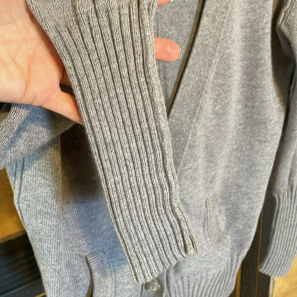 American Eagle Women’s Basic Fitted Grey Cardigan… - image 4